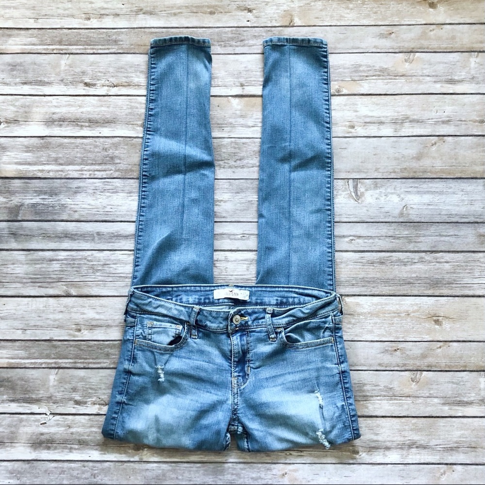 Hollister Light Wash Distressed Skinny Jeans - Picture 2 of 8